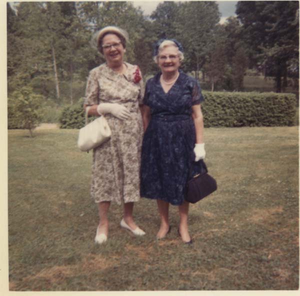 MAG064 - Leah & Edna Arnold (Keith & Elaine's Wedding)