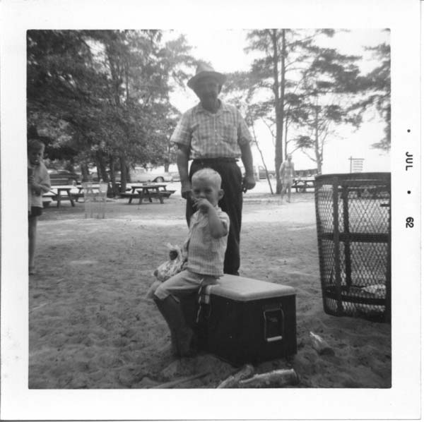 MAG083 - Keith Godsey & ParryQ, 1962 (Family Picnic, Westmoreland State Park)